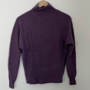 EUC Tahari mock neck cashmere sweater XS